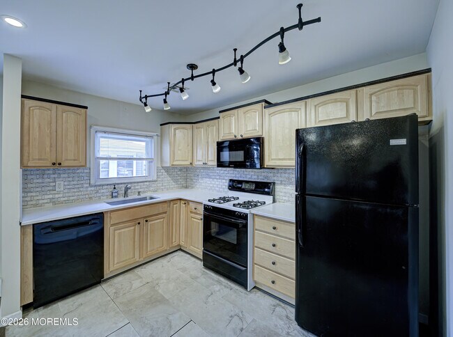 Building Photo - 59 Guadeloupe Dr