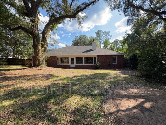 Building Photo - 6464 Outer Dr