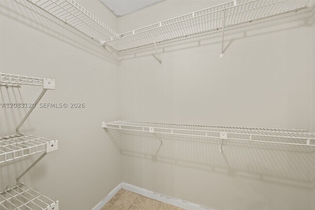 Building Photo - 1076 Coral Club Dr