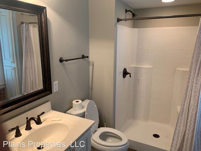 Building Photo - 4 br, 3.5 bath House - 505 N. Cary Drive