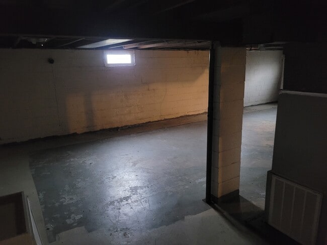 Building Photo - 1659 N Tibbs Ave