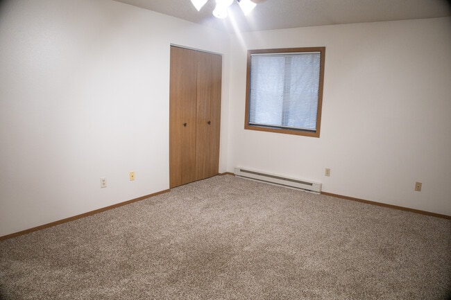 Building Photo - High Point West