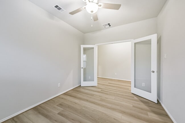 Building Photo - 455 Mathis Lk Ct