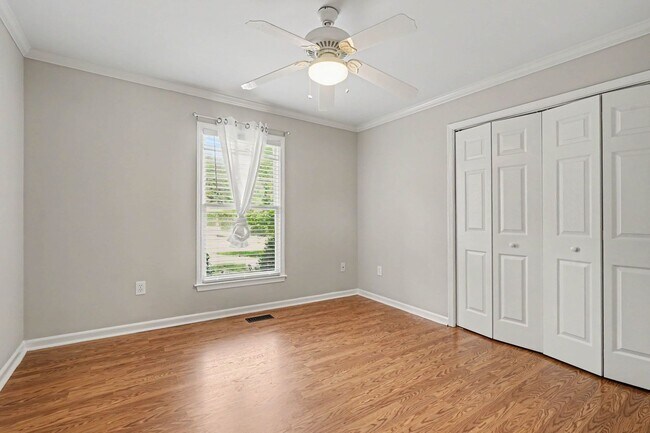 Building Photo - 290 University Cir