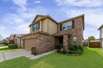 Building Photo - 12055 Main Oak St