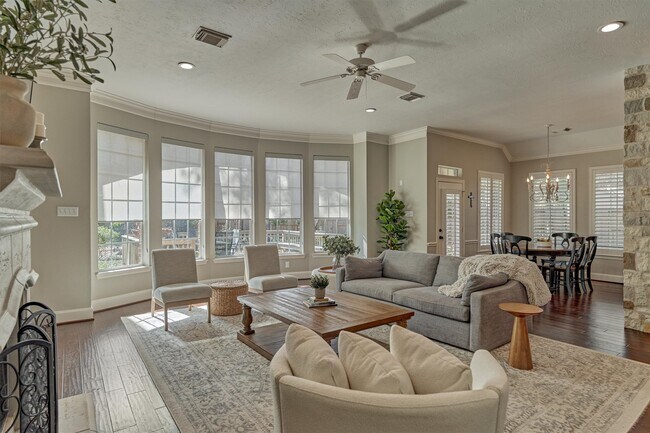 Building Photo - 87 W Honey Grove Pl