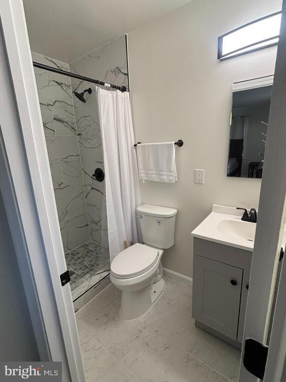 Building Photo - 310 Frazer Pl