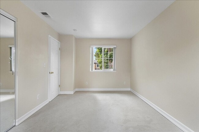 Building Photo - 3 Cerruti Ct