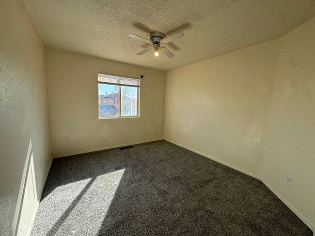 Building Photo - Quail Springs 2 Story!