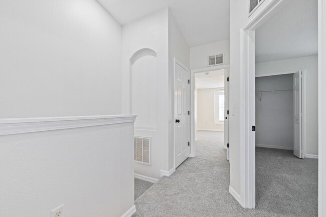 Building Photo - "Charming 3-Bed Townhouse with Granite Elegance in Ruskin - 1366 Sq Ft of Comfort!"