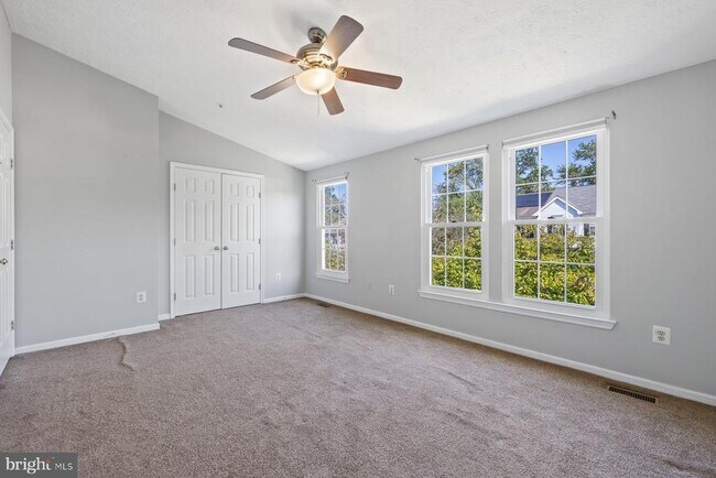 Building Photo - 806 Lilac Ct