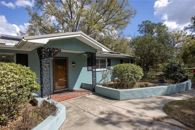 Building Photo - 1421 NW 30th St