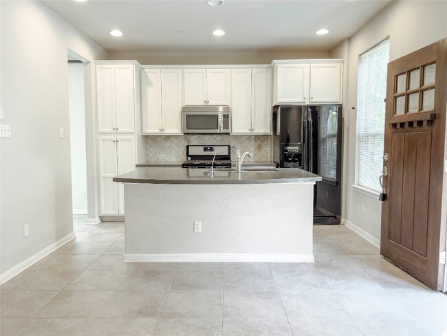 Building Photo - 7220 Wyoming Springs Dr