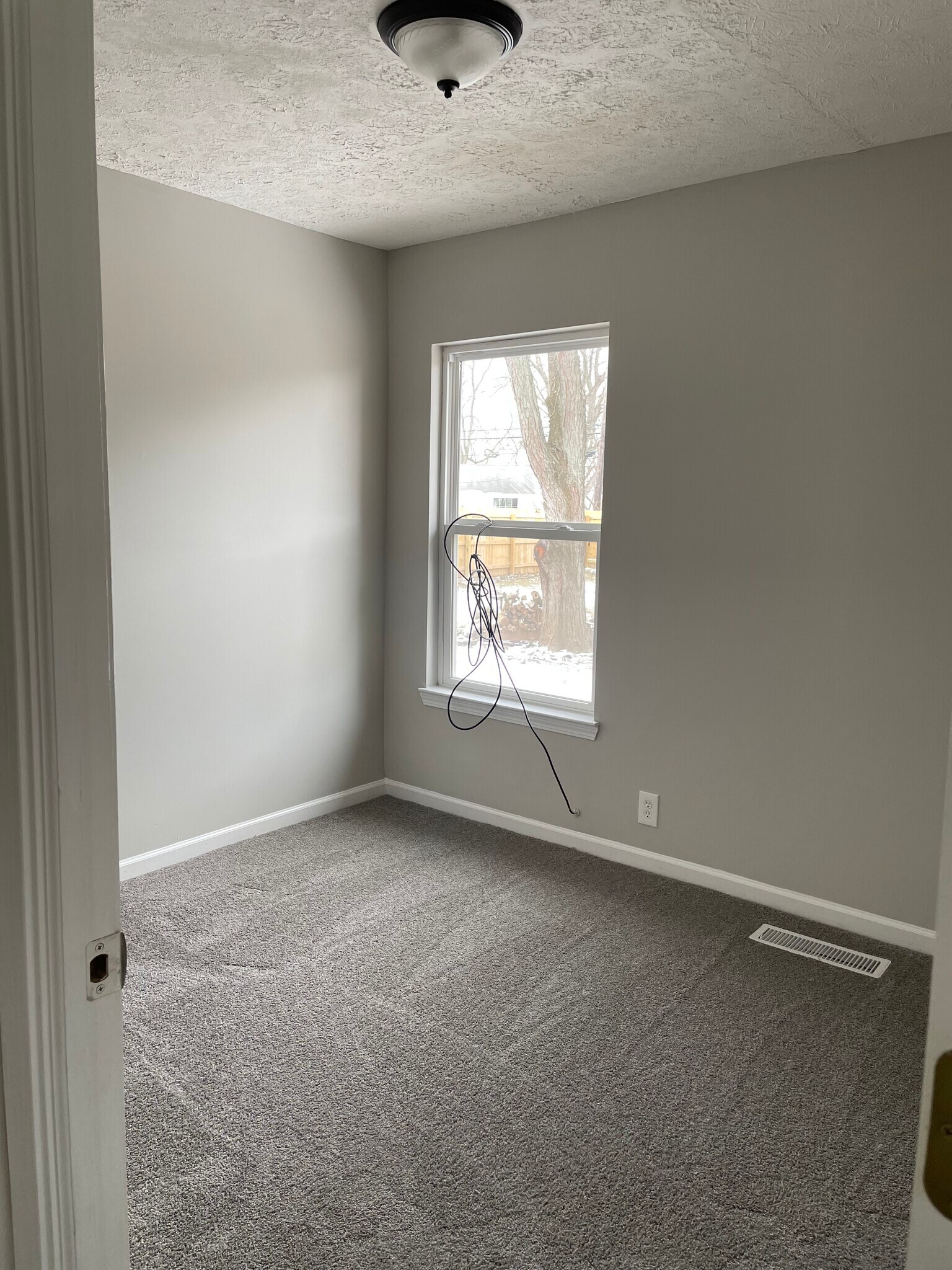 Building Photo - 1100 Riverton Dr