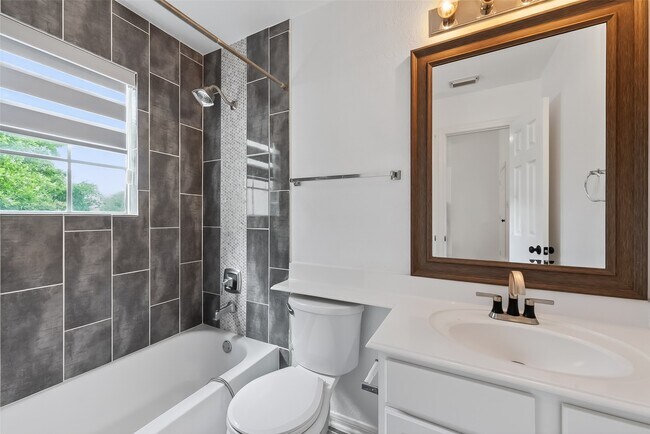 Building Photo - 1311 Rene Ct