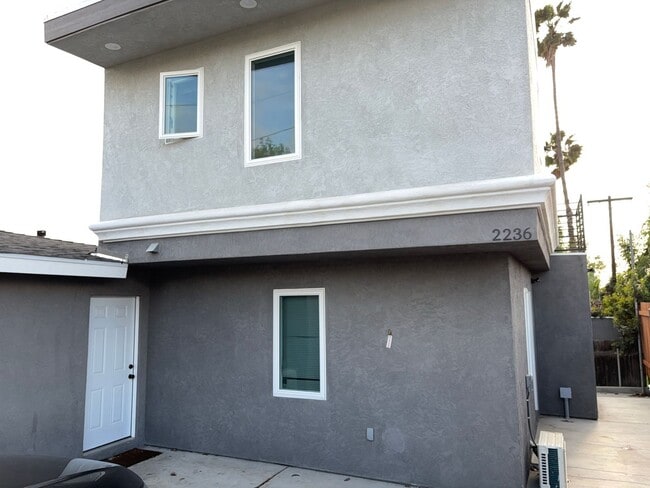 Primary Photo - 3 bedrooms 3 baths home in San Diego. WATE...