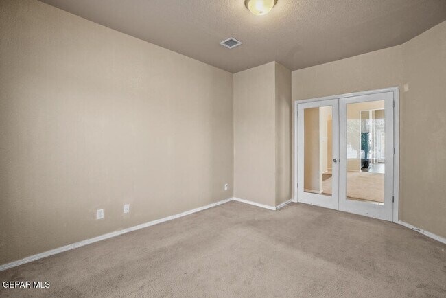 Building Photo - 2932 Pino Triste Dr