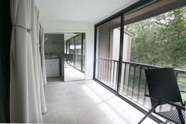 Building Photo - 1636 Brookhouse Dr