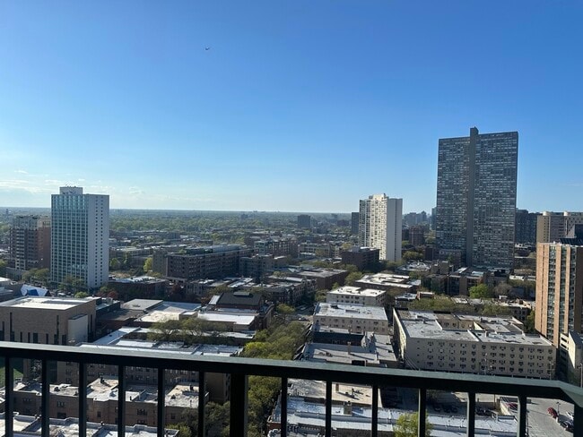 Building Photo - 3660 N Lake Shore Dr