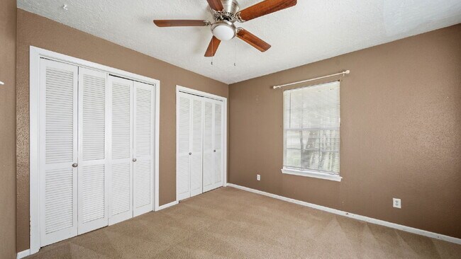Building Photo - Welcome to quiet, country living with close proximity to MISD schools, and downtown Montgomery am...