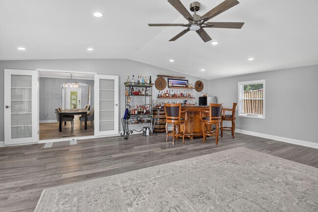 Building Photo - 12420 Seabury Ln