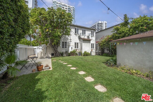 Building Photo - 10374 Ashton Ave