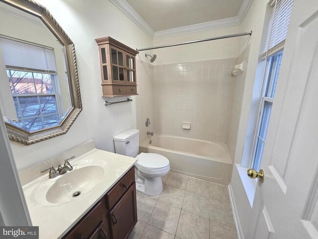 Building Photo - 261 Thomas Harmon Dr