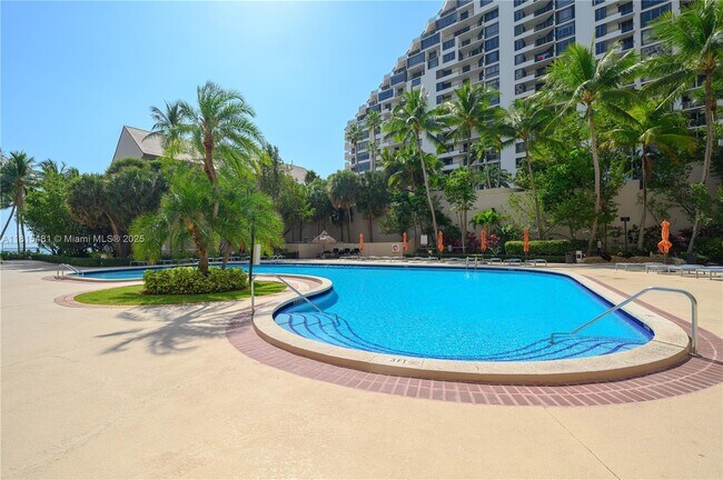 Building Photo - 540 Brickell Key Dr