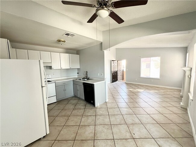 Building Photo - 5096 Spencer St