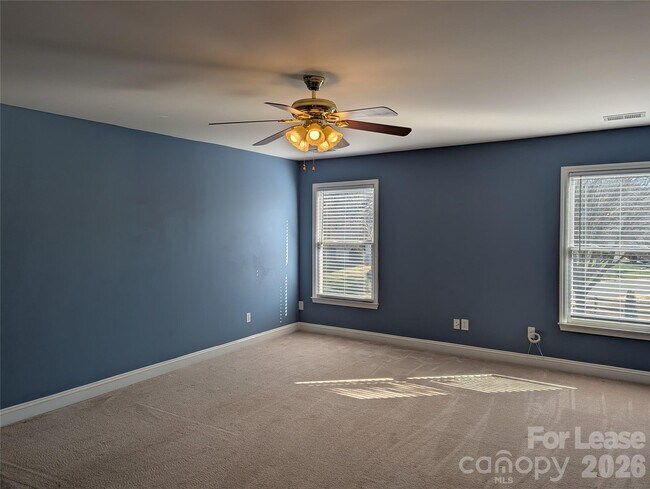 Building Photo - 217 Montibello Dr