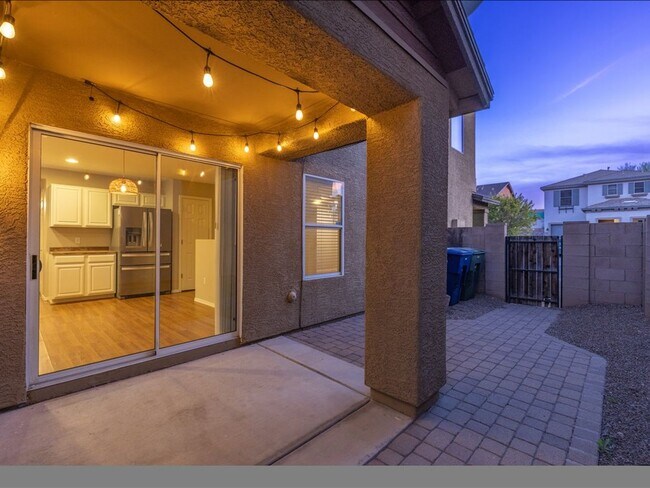 Building Photo - 2 Bedroom, 2.5 Bath