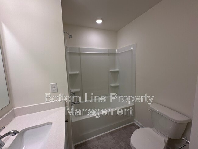 Building Photo - 5278 Maynard Hl Dr