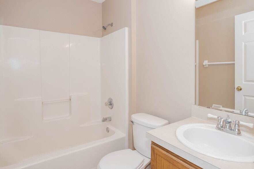 Building Photo - 3341 Volley Dr