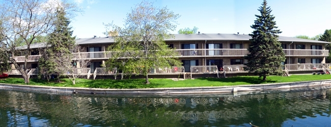 Primary Photo - Pirate Island Apartments