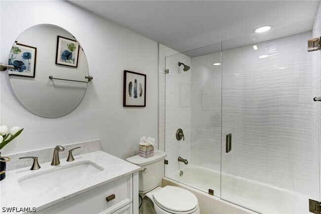 Building Photo - 10842 Vanderbilt Dr