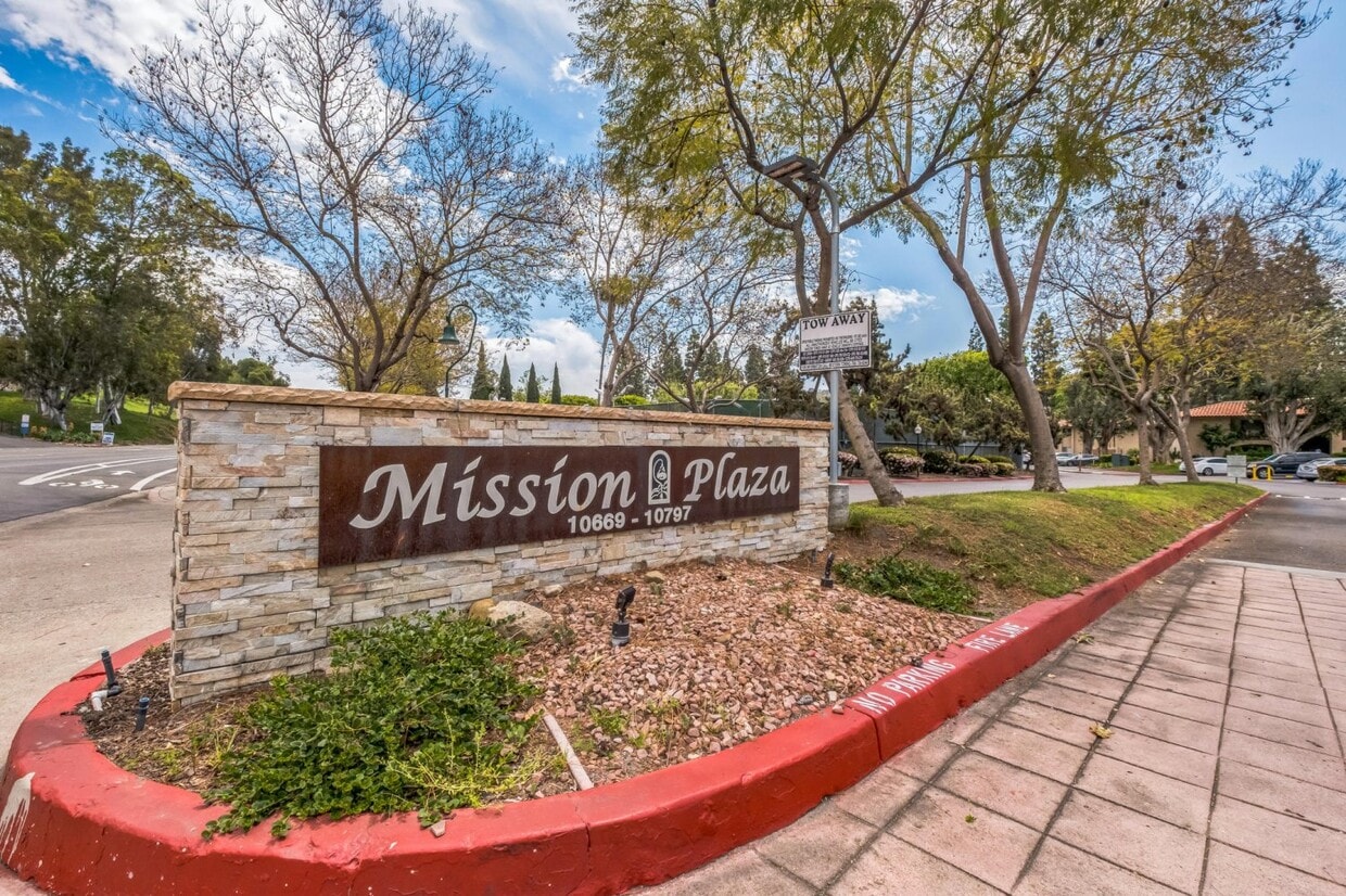 Building Photo - 10699 San Diego Mission Rd