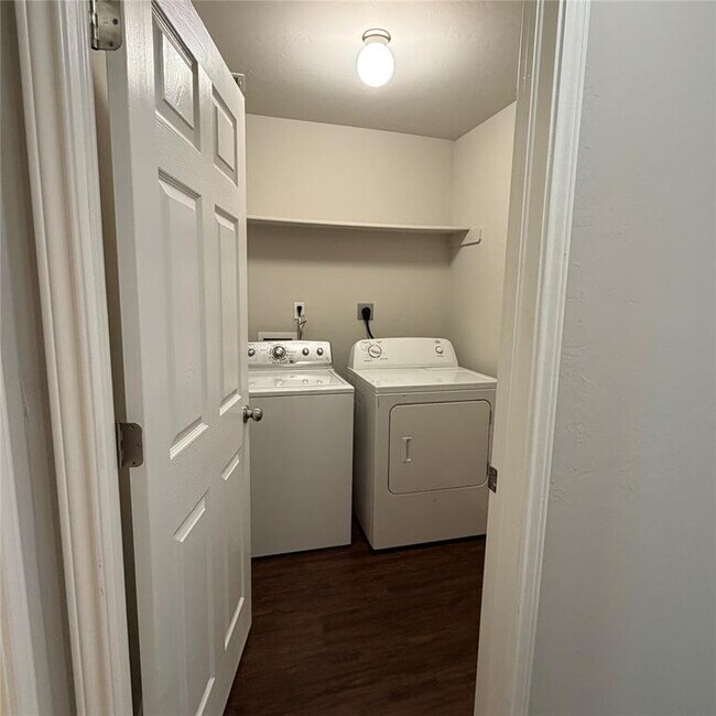 Building Photo - 2044 Autumn Way