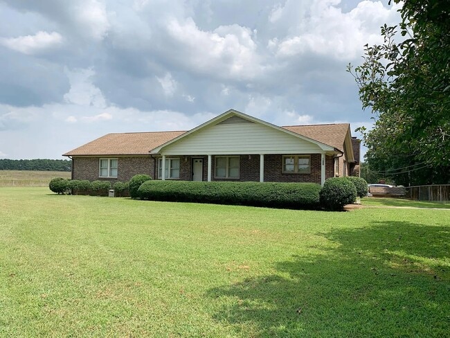 Building Photo - 600 Garrison Rd