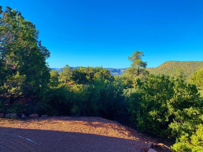 Building Photo - HOUSE - WEST SEDONA - GATED COMMUNITY