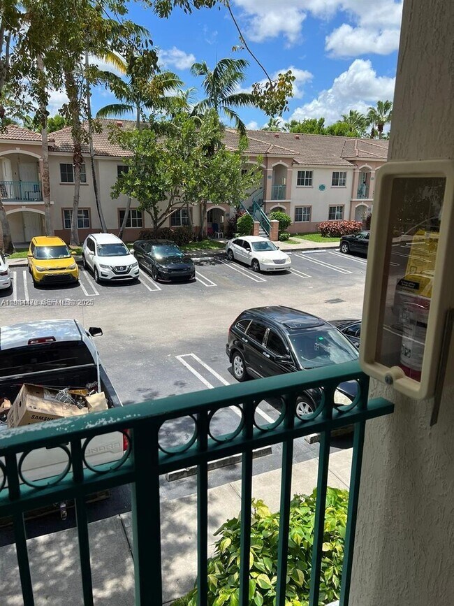 Building Photo - 2911 SE 13th Rd