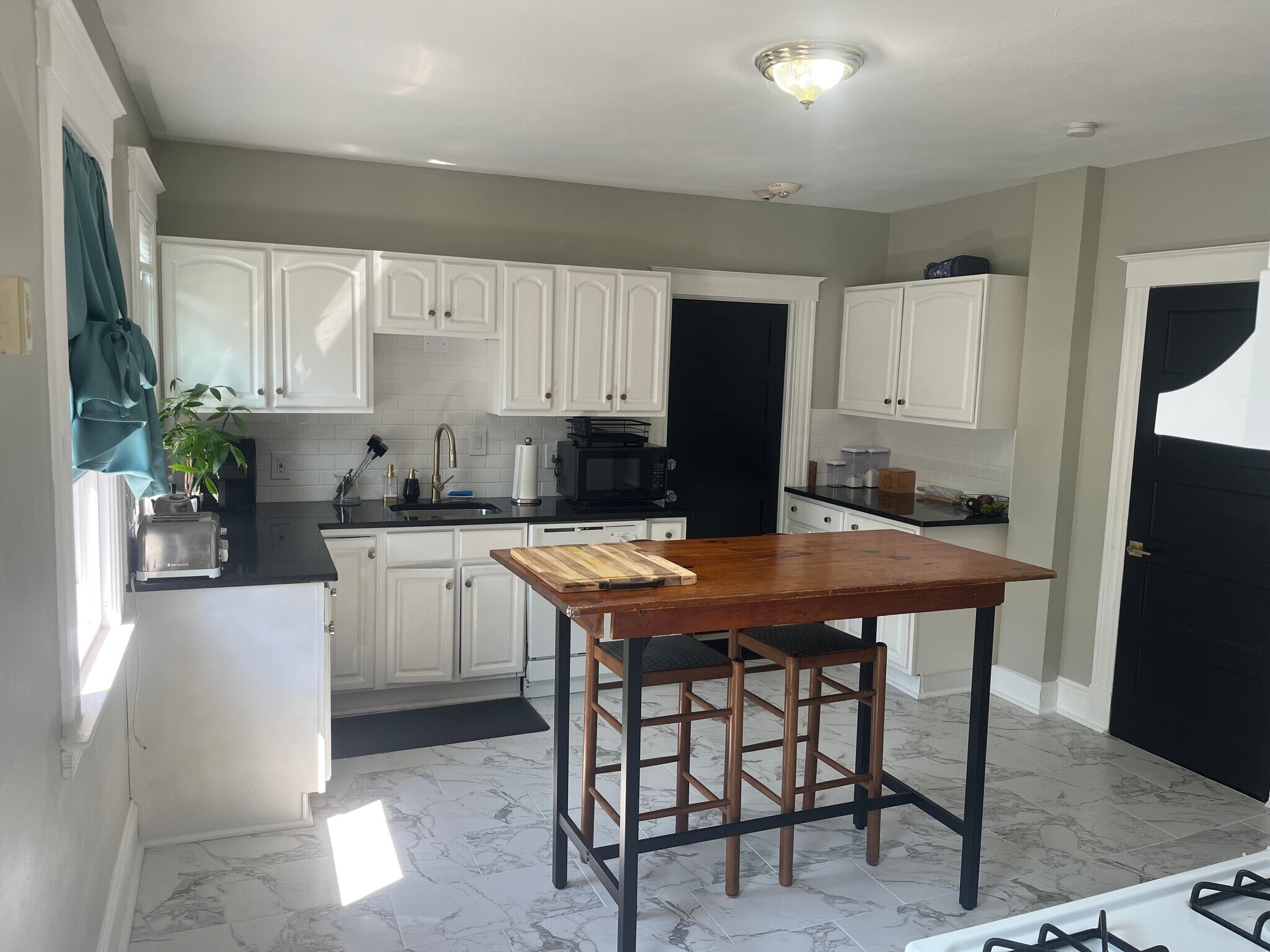 Building Photo - 39 Maplewood Ave