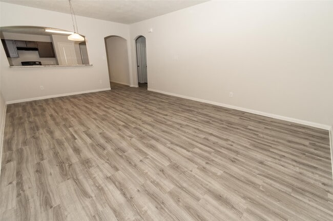 Building Photo - 3107 Right Way