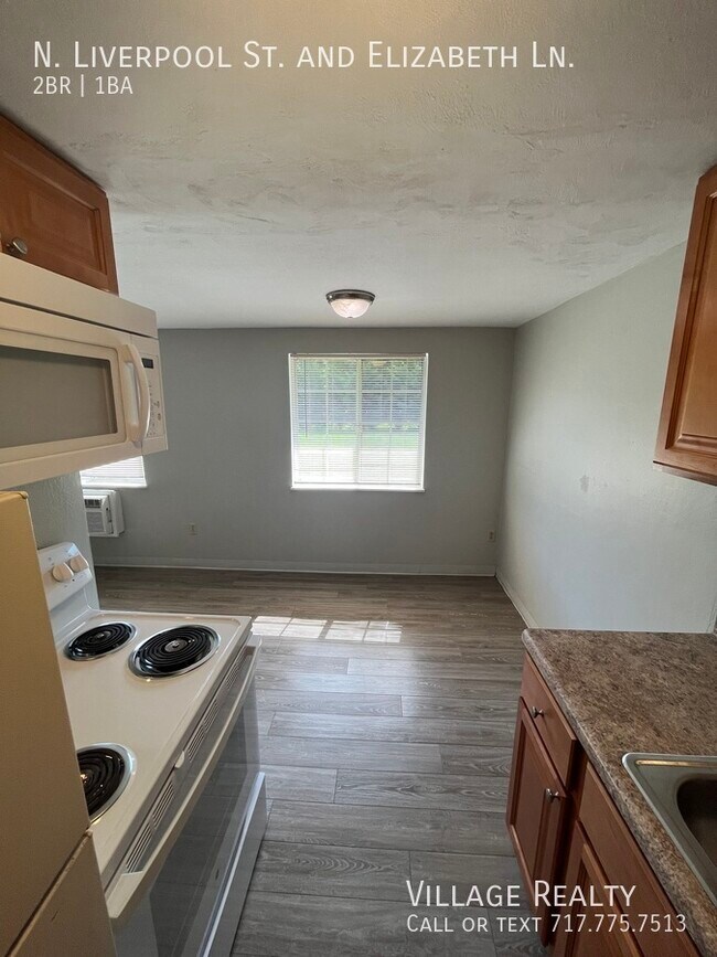 Building Photo - 65 N Liverpool St