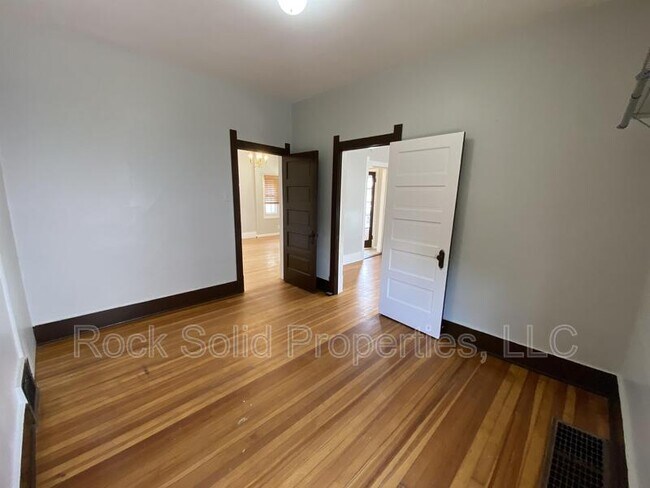 Building Photo - 2414 Reed Ave