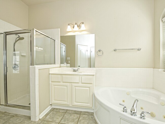 Building Photo - 1702 Buttercup Creek Blvd
