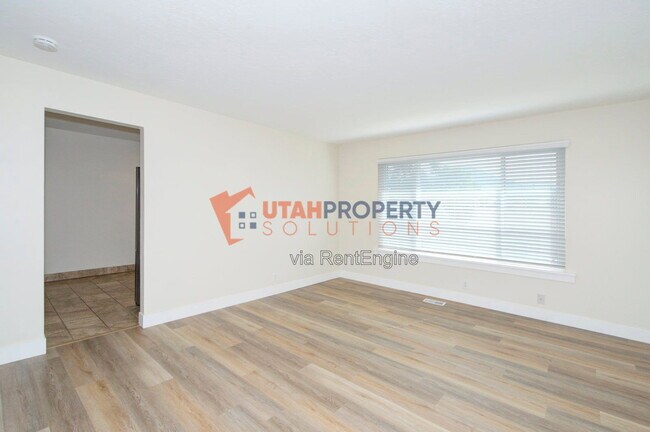 Building Photo - 3910 1040 E