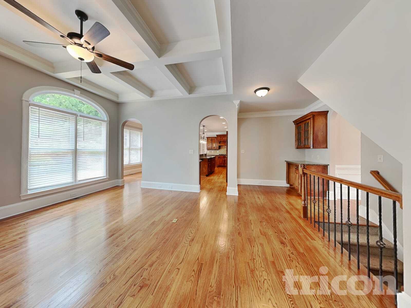 Building Photo - 5840 Cool Springs Dr