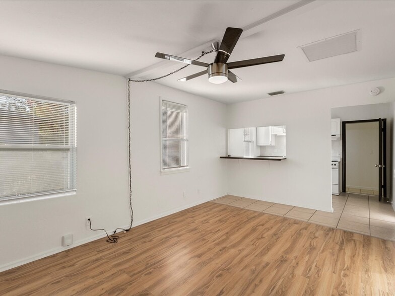 Building Photo - 237 Emory Plz