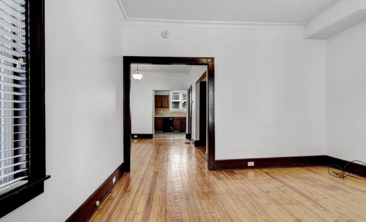 Building Photo - 904 Zeeland Ct NE