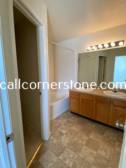 Building Photo - 7511 Barn Owl Dr